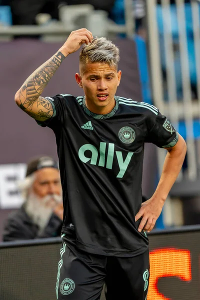 Charlotte FC Orta saha oyuncusu JORDY ALCIVAR (Manta, Ekvador), ABD 'nin Kuzey Carolina eyaletinin Charlotte kentindeki Bank of America Stadyumu' nda FC Cincinnati 'ye karşı oynamaktadır. Charlotte FC düzenlemelerde konuk FC Cincinnati 'yi 2-0 yendi..