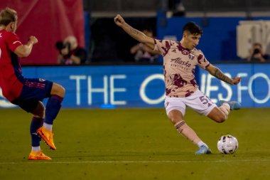 Portland Timber Defender Claudio Bravo (ARG), ABD 'nin Frisco kentindeki Toyota Stadyumu' nda The Dallas FC 'ye karşı oynuyor..  