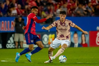 Portland Timber 'ın orta saha oyuncusu David Ayala (ARG), ABD' nin Frisco kentindeki Toyota Stadyumu 'nda The Dallas FC' ye karşı oynuyor..  