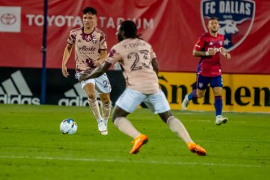 Portland Timber 'ın orta saha oyuncusu David Ayala (ARG), ABD' nin Frisco kentindeki Toyota Stadyumu 'nda The Dallas FC' ye karşı oynuyor..  
