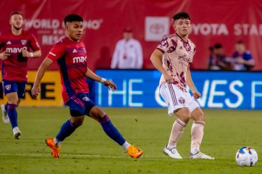 Portland Timber 'ın orta saha oyuncusu David Ayala (ARG), ABD' nin Frisco kentindeki Toyota Stadyumu 'nda The Dallas FC' ye karşı oynuyor..  