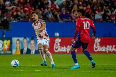 Portland Timber Defender Jose van Rankin (MEX), ABD 'nin Frisco kentindeki Toyota Stadyumu' nda The Dallas FC 'ye karşı oynuyor..  