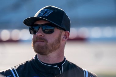 2 Nisan 2022 - Richmond, VA, ABD: Jeb Burton Richmond, VA 'daki Richmond Hipodromu' nda ToyotaCare 250 için yarışmaya hazırlanıyor.