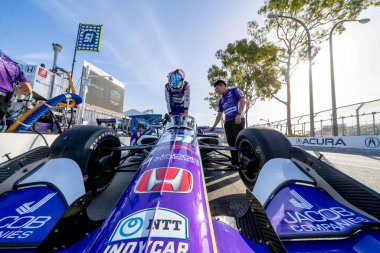 Tokyo, Japonya 'dan TAKUMA SATO (51), Long Beach, Kaliforniya' daki The Streets of Long Beach 'teki Long Beach' in Acura Grand Prix 'sine hazırlanıyor..