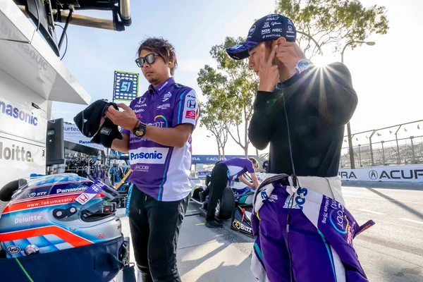 Tokyo, Japonya 'dan TAKUMA SATO (51), Long Beach, Kaliforniya' daki The Streets of Long Beach 'teki Long Beach' in Acura Grand Prix 'sine hazırlanıyor..