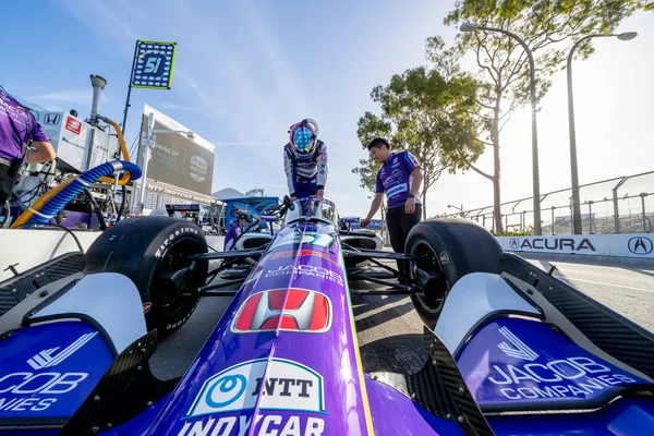 Tokyo, Japonya 'dan TAKUMA SATO (51), Long Beach, Kaliforniya' daki The Streets of Long Beach 'teki Long Beach' in Acura Grand Prix 'sine hazırlanıyor..