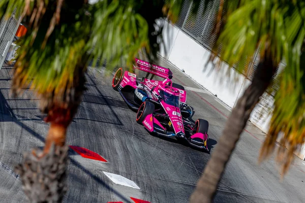 Montmorillon, Fransa 'dan SIMON PAGENAUD (60), Long Beach, Kaliforniya' daki Long Beach Caddeleri 'nde düzenlenen Acura Grand Prix antrenmanı sırasında koşuyor..