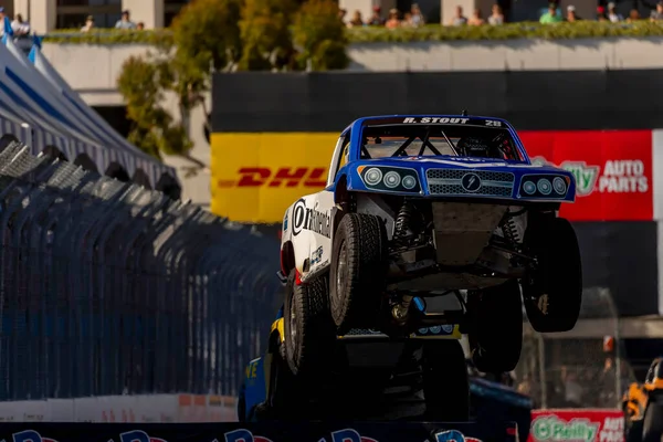Long Beach sokakları, ABD 'nin Kaliforniya eyaletinin Long Beach kentindeki Acura Grand Prix' sine ev sahipliği yapmaktadır..