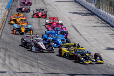 FELIX ROSENQVIST (7), Long Beach, Kaliforniya 'daki Long Beach Caddeleri' nde düzenlenen Acura Grand Prix sırasında İsveç 'in dönüşlerinde yarışır..