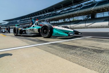 Kanada 'nın Stouffville kentinden DALTON KELLETT (4) Indianapolis Indiana' daki Indianapolis Motor Yarış Pisti 'nde GMR Grand Prix antrenmanına hazırlanıyor..