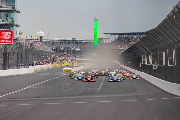 Toowoomba, Avustralya 'dan Will PowER (12) Indianapolis Indiana' daki Indianapolis Motor Yarış Pisti 'nde GMR Grand Prix sırasında virajlarda yarışacak.