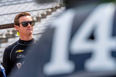 ABD 'li KYLE KIRKWOOD (14) (R) Indianapolis 500 için Indianapolis Motor Pisti' nde antrenman yapmaya hazırlanıyor..