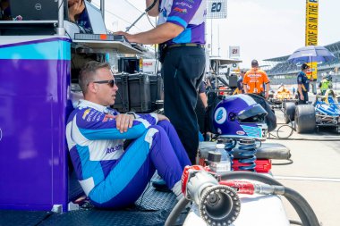 ABD 'li ED CARPENTER (33) Indianapolis 500 için Indianapolis Motor Speedway, Indiana' da pratik yapmaya hazırlanıyor.