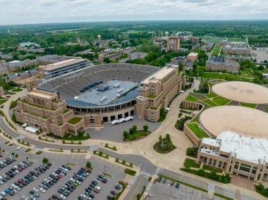 Notre Dame Stadyumu 'nun havadan görünüşü Notre Dame Üniversitesi' ni temsil ediyor. Indiana, South Bend şehrinin kuzeyinde.. 