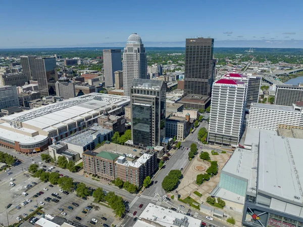 켄터키주 루이빌 시내의 공중에서 루이빌 Louisville 켄터키주에서 도시로 미국에서 인구가 — 스톡 사진