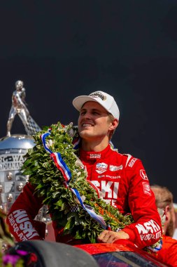 İsveç 'in Kumla kentinden MARCUS ERICSSON (8) Indianapolis Motor Yarış Pisti' nde Indianapolis 500 'ü kazandı..