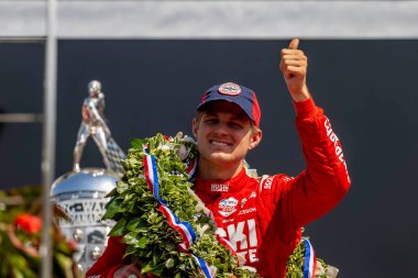 İsveç 'in Kumla kentinden MARCUS ERICSSON (8) Indianapolis Motor Yarış Pisti' nde Indianapolis 500 'ü kazandı..