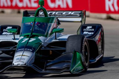 Woodbury, Connecticut 'tan SANTINO FERRUCCI (77) Detroit MI' deki Belle Isle Park 'ta yapılan Chevrolet Detroit Grand Prix antrenmanı sırasında virajlarda koşar..