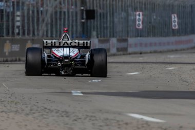 Nashville, Tennessee 'den JOSEF NEWGARDEN (2) Detroit MI' deki Belle Isle Park 'taki Chevrolet Detroit Grand Prix sırasında virajlarda yarışır..