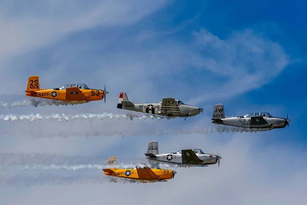 Group Military Aircraft Perform Flyover Belle Isle Park Plays Host — Stock Photo, Image