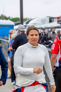 İsviçre 'nin Thun kentinden SIMONA de SILVESTRO (16), Plymouth, WI, ABD' deki Road America 'daki Sonsio Grand Prix' e hak kazanmıştır..