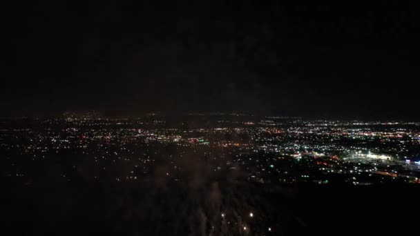 Luchtfoto Van Juli Viering Met Vuurwerk Ontploft Lucht Het Donker — Stockvideo