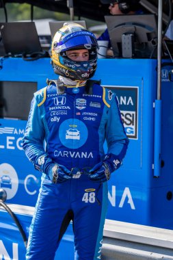 El Cajon, Kaliforniya 'dan JIMMIE JOHNSON (48), Lexington OH' daki Ohio Spor Otomobili Kursu 'nda Honda Indy 200 antrenmanına hazırlanıyor..