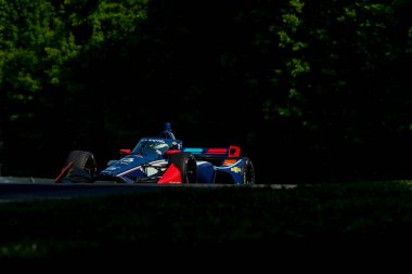 İsviçre 'nin Thun kentinden SIMONA de SILVESTRO (16), Lexington OH' daki Orta Ohio Spor Otomobil Kursu 'nda Honda Indy 200 antrenman oturumunda koşuyor..