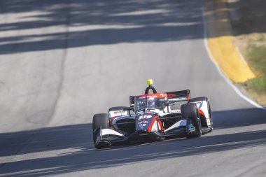 İsviçre 'nin Thun kentinden SIMONA de SILVESTRO (16), Lexington OH' daki Orta Ohio Spor Otomobil Kursu 'nda Honda Indy 200 antrenman oturumunda koşuyor..