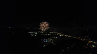 4 Temmuz kutlamaları sırasında havai fişek kutlaması yapan bir insansız hava aracı...