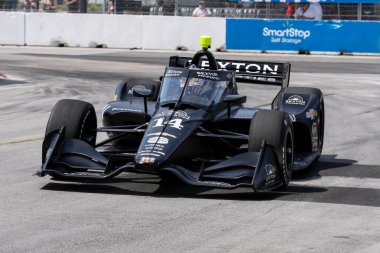 KYLE KIRKWOOD (14) (R) (Jüpiter, Florida) Toronto 'daki Toronto Caddeleri Sergi Salonu' nda Honda Indy Toronto için yapılan bir tatbikat sırasında virajlardan geçer..