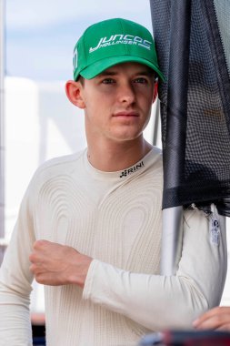 Cambridge, İngiltere 'den CALLUM LLOTT (77) (R), Toronto' daki Toronto Caddeleri Sergisi 'nde Honda Indy Toronto için pratik yapmaya hazırlanıyor..