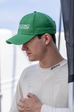 Cambridge, İngiltere 'den CALLUM LLOTT (77) (R), Toronto' daki Toronto Caddeleri Sergisi 'nde Honda Indy Toronto için pratik yapmaya hazırlanıyor..