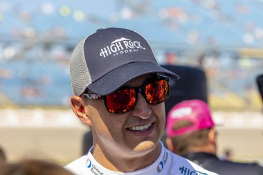 Ohio, New Albany 'den GRAHAM RAHAL (15), ABD' nin Newton kentindeki Iowa Speedway 'de 300 çiftçiye Hy-Vee Saltue için yarışmaya hak kazandı..