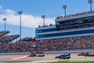 Toowoomba, Avustralya 'dan POWER (12) Newton IA' daki Iowa Speedway 'de HY-VEEDEALS.COM 250 sırasında ön tarafta yarışacak..