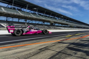 Brezilya, Sao Paulo 'dan HELIO CASTRONEVES (06) Indianapolis' teki Indianapolis Motor Yarış Pisti 'nde Gallagher Grand Prix antrenmanına hazırlanıyor..