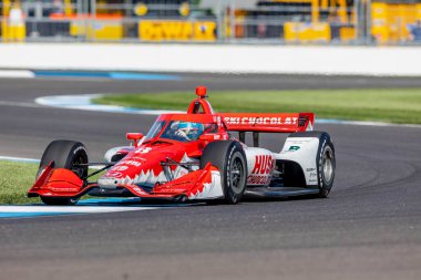 8 yaşındaki Kumla 'lı MARCUS ERICSSON (İsveç) Indianapolis' teki Indianapolis Motor Yarış Pisti 'nde Gallagher Grand Prix antrenmanı sırasında virajlardan geçer..