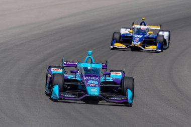 ED CARPENTER (33) of Indianapolis, Indiana travels through the turns during a practice for the Bommarito Automotive Group 500 at World Wide Technology Raceway in Madison IL.