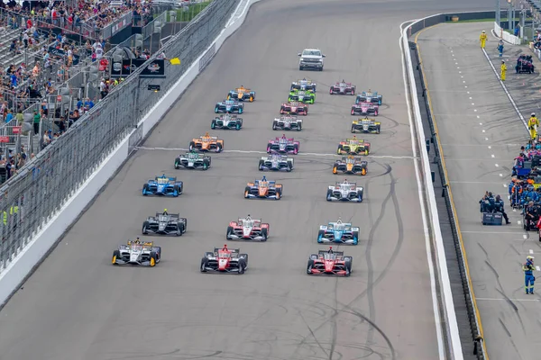 Indycar Field Passes Formation Front Fans Green Flag Bommarito Automotive — Stockfoto