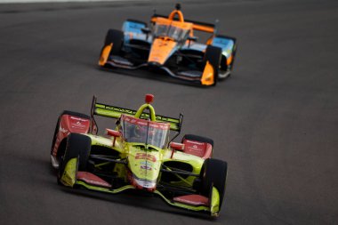 DEVLIN DeFRANCESCO (29) (R) of Toronto, Canada races through the turns during the Bommarito Automotive Group 500 at World Wide Technology Raceway in Madison IL.