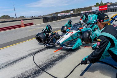 Kanada 'nın Stouffville kentinden DALTON KELLETT (4), Monterey' in Firestone Grand Prix 'si sırasında arabasını Monterey' deki WeatherTech Raceway Laguna Seca 'da hizmete soktu..