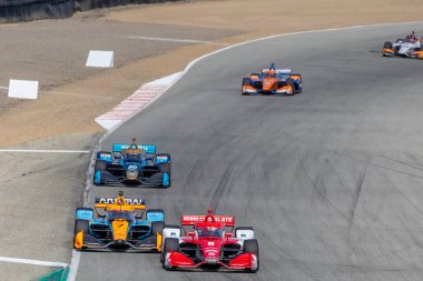 İsveç 'in Kumla kentinden MARCUS ERICSSON (8) Monterey' deki WeatherTech Raceway Laguna Seca 'da düzenlenen Firestone Grand Prix sırasında virajlarda yarışır..