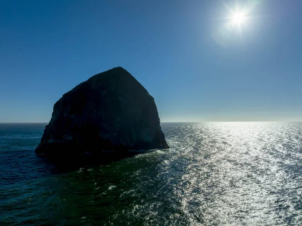 Chief Kiawanda Rock Una Gran Pila Mar Frente Costa Cabo —  Fotos de Stock