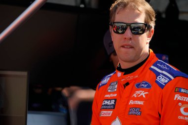 Brad Keselowski Fort Worth, TX, ABD 'de Oto Tüccarı EchoPark Otomotiv 500 için pratik yapıyor..