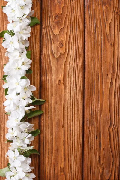 Cornice in legno floreale decorata con fiori melo. verticale — Foto Stock