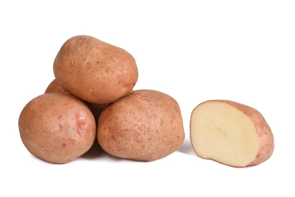 Kupie surowego ziemniaka na białym tle — Zdjęcie stockowe