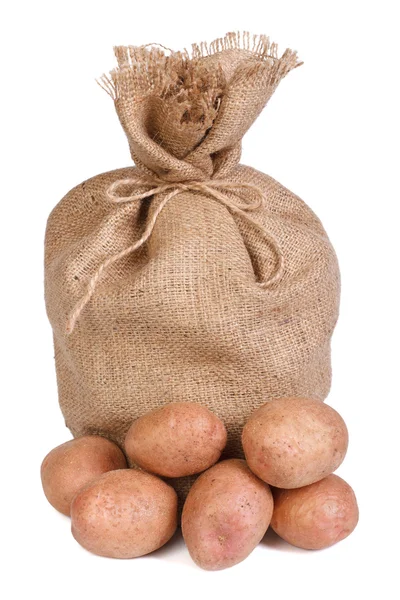 Worek ziemniaków na białym tle — Zdjęcie stockowe