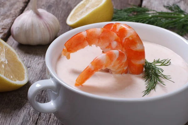 Shrimp soup with cream and vegetables on the table — Stock Photo, Image