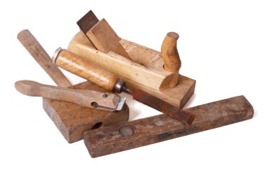 Beyaz arka plan üzerinde izole eski ahşap el araçlar kümesi