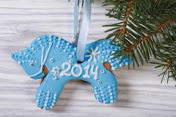 Gingerbread blue horse on the Christmas tree — 스톡 사진